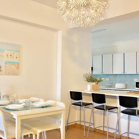 Zenobia Beach Apartament *